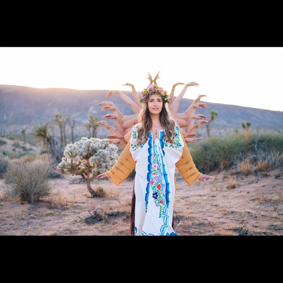 Meet your Posher, Tayler - Picture 2 of 5